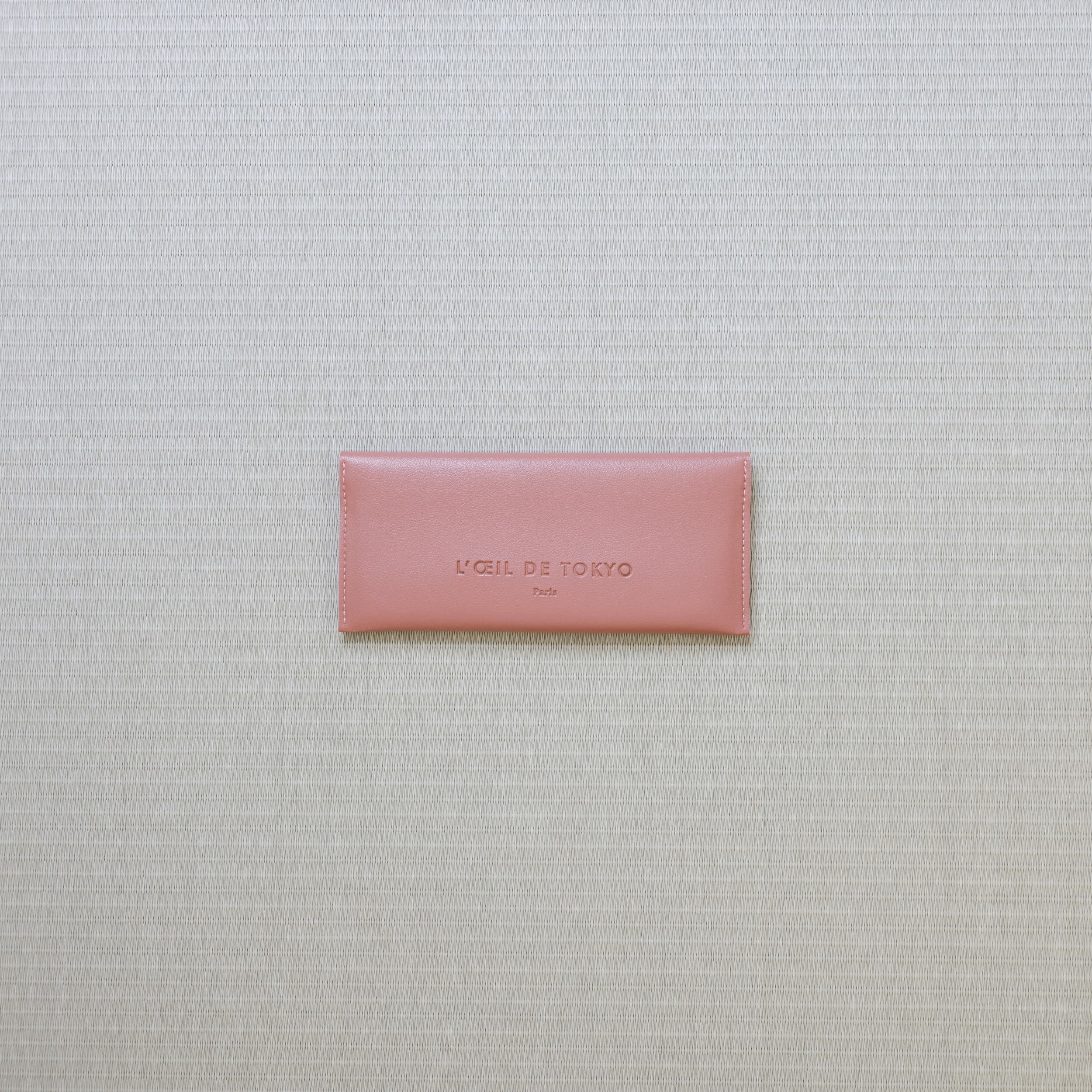 Salmon glasses case