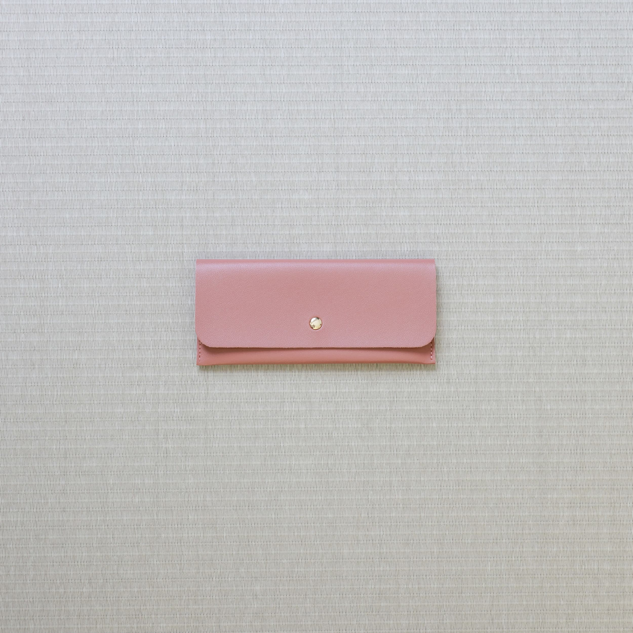 Salmon glasses case